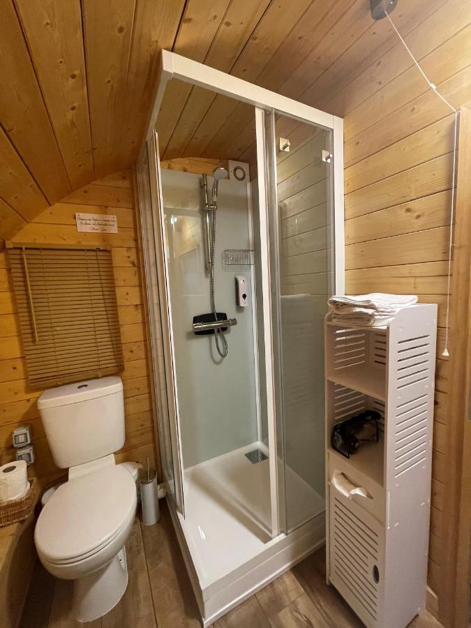 Апартаменты Finn Village - Loch Lomond Sunset Glamping Pod - Private Ofuro Hot Tub *