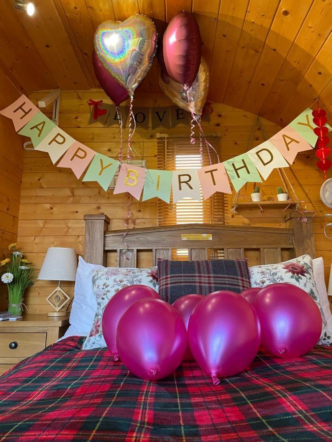 Апартаменты Finn Village - Loch Lomond Sunset Glamping Pod - Private Ofuro Hot Tub *