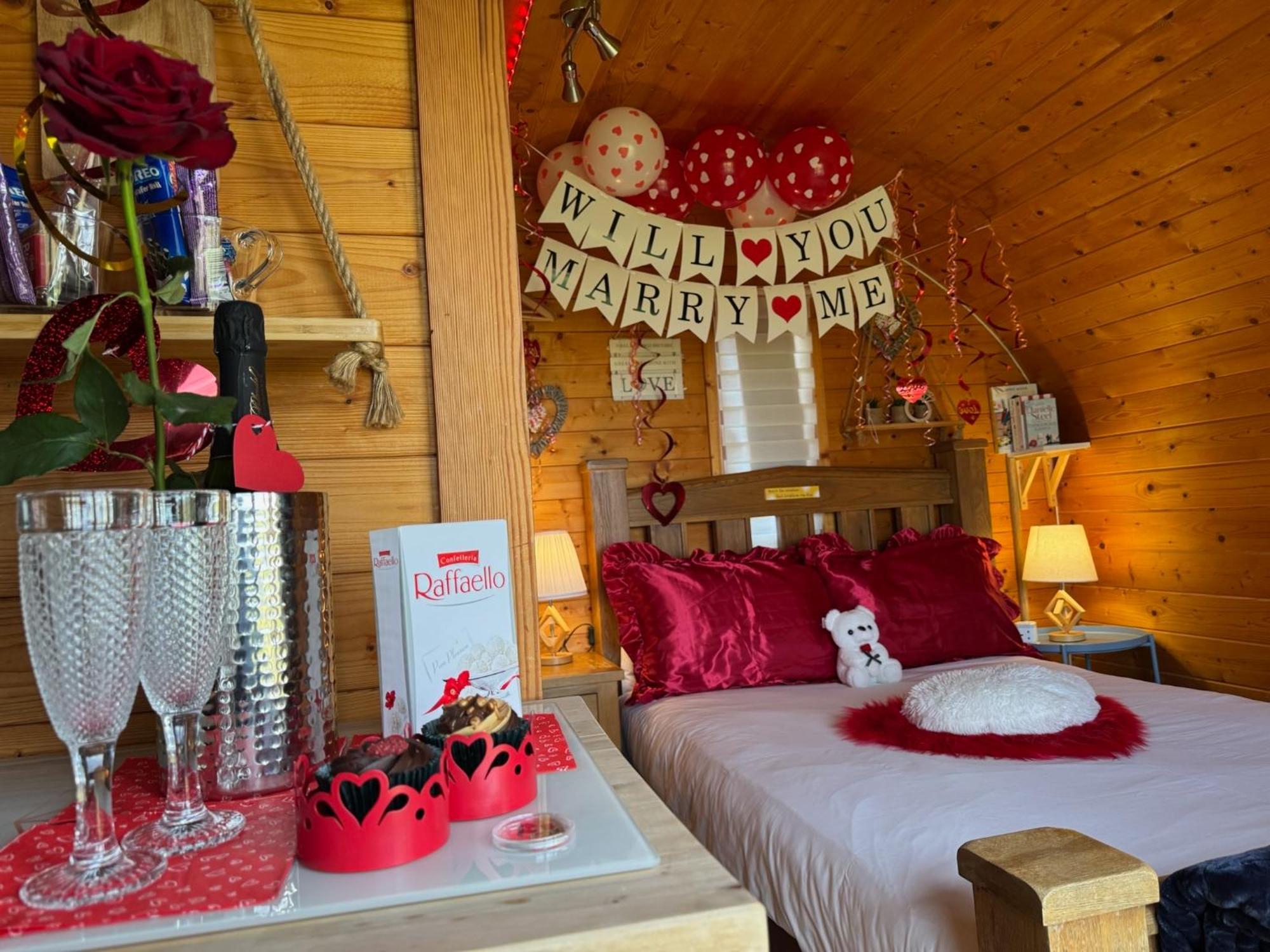 Finn Village - Loch Lomond Sunset Glamping Pod - Private Ofuro Hot Tub Apartment
