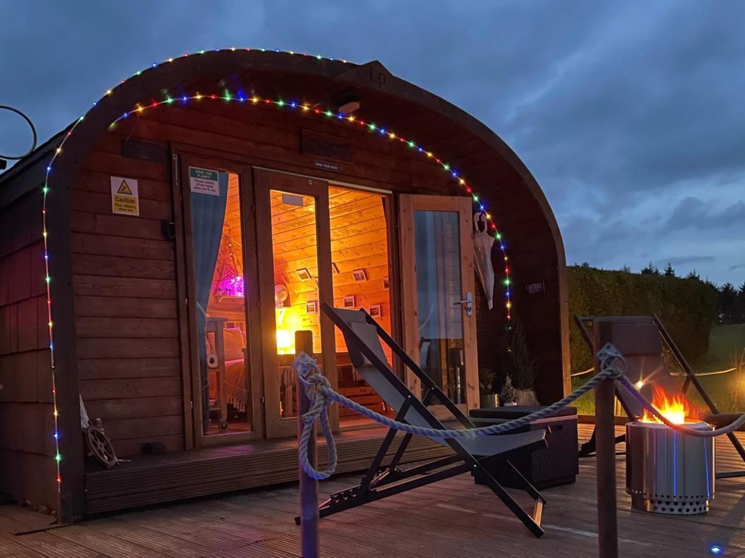 Finn Village - Loch Lomond Sunset Glamping Pod - Private Ofuro Hot Tub *