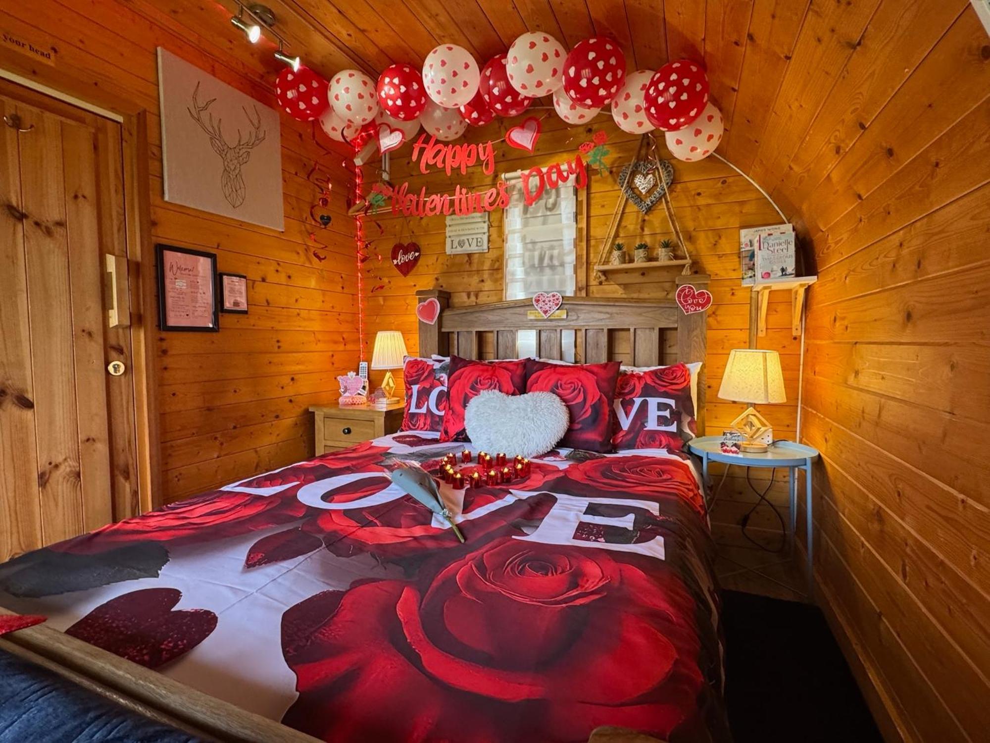 Finn Village - Loch Lomond Sunset Glamping Pod - Private Ofuro Hot Tub Apartment Drymen