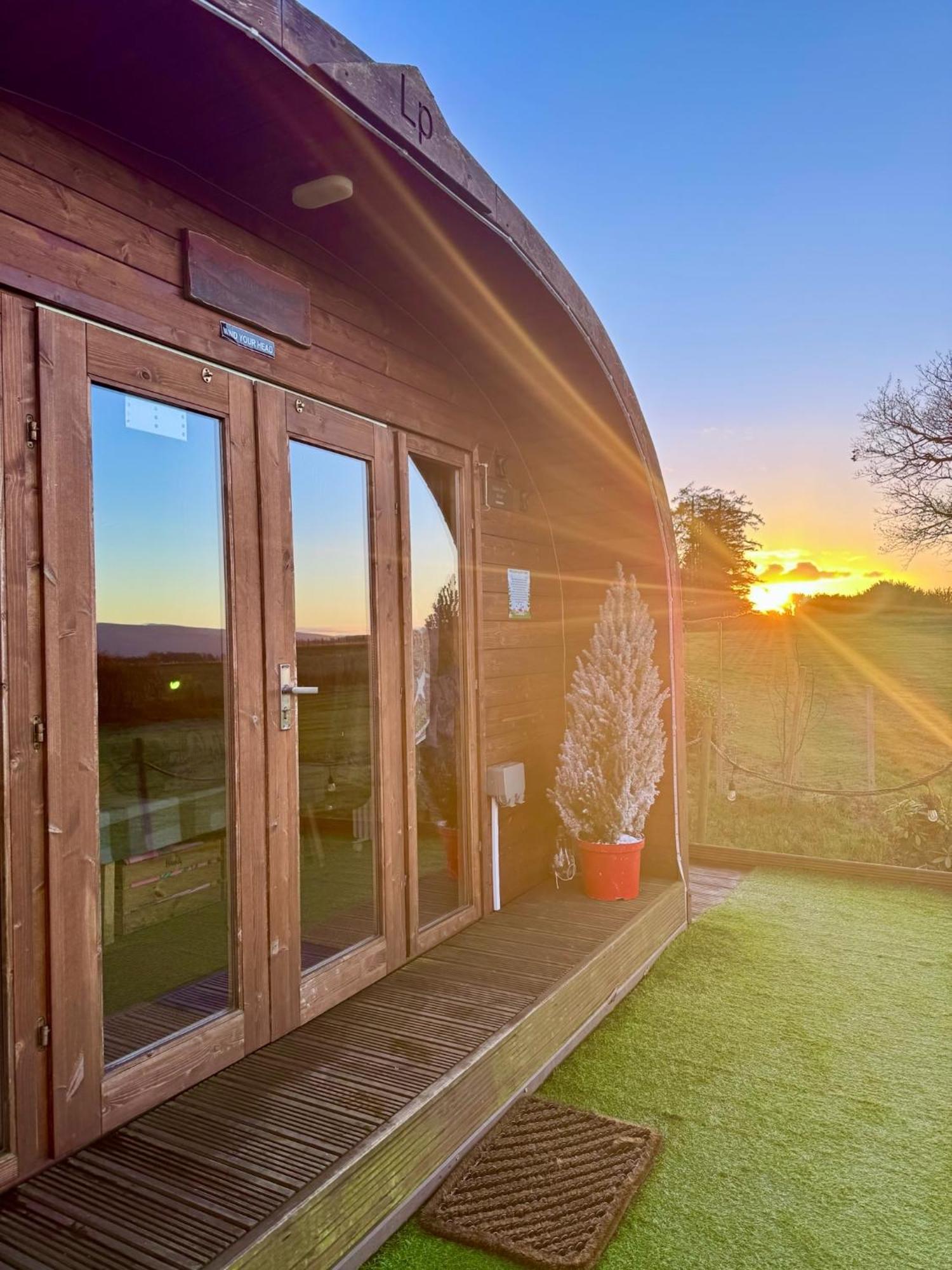Finn Village - Loch Lomond Sunset Glamping Pod - Private Ofuro Hot Tub Drymen