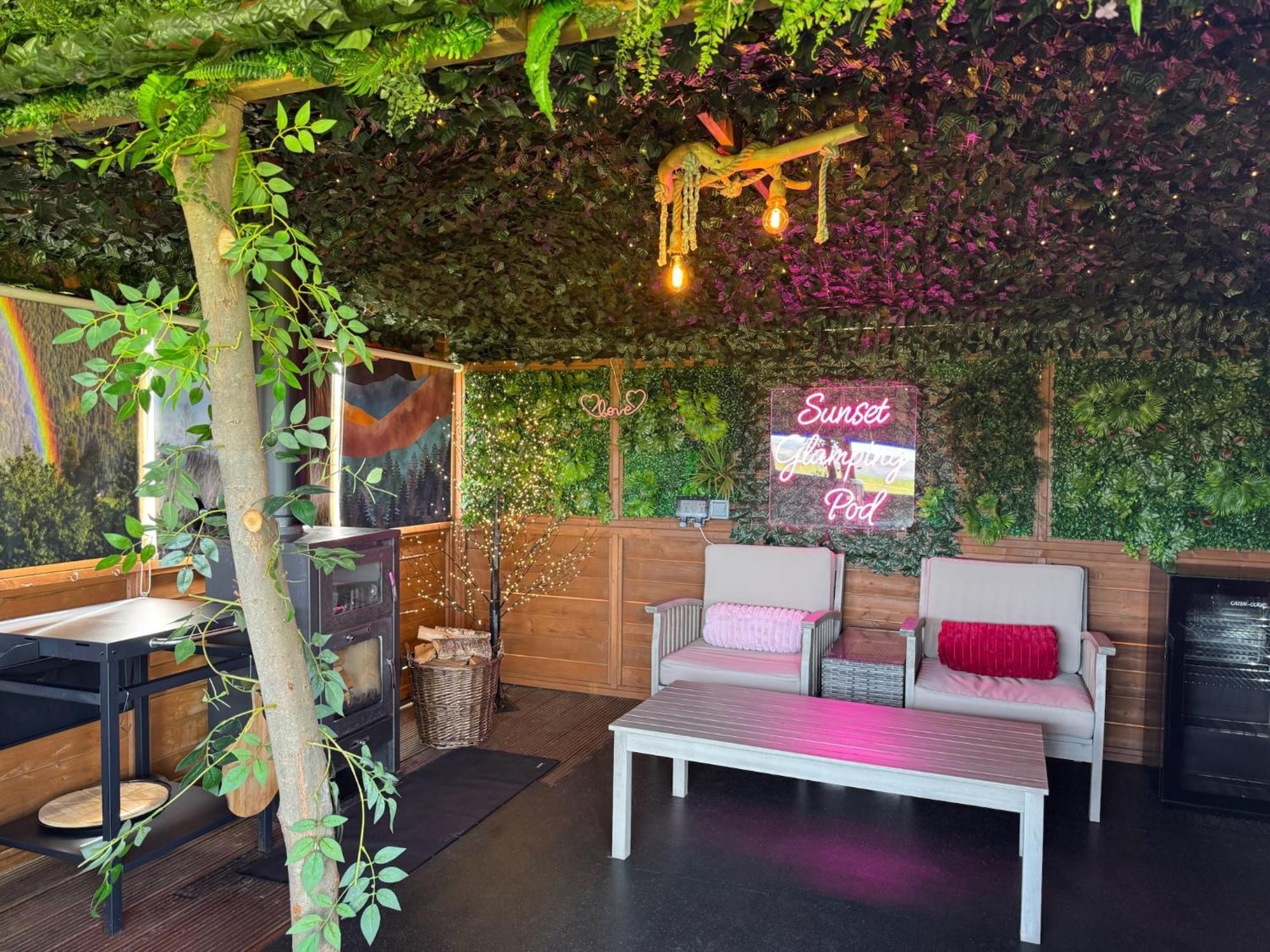 Finn Village - Loch Lomond Sunset Glamping Pod - Private Ofuro Hot Tub * Drymen