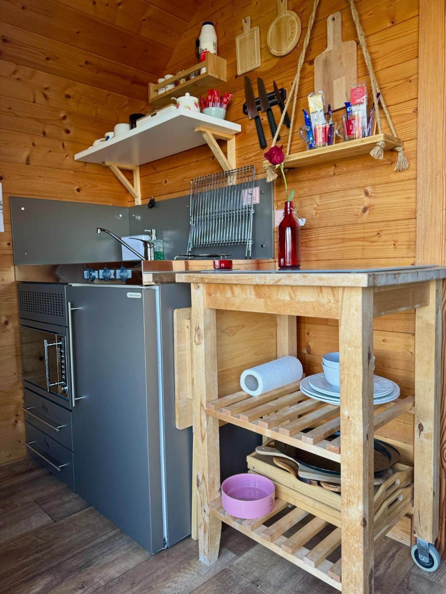 Finn Village - Loch Lomond Sunset Glamping Pod - Private Ofuro Hot Tub Apartment *