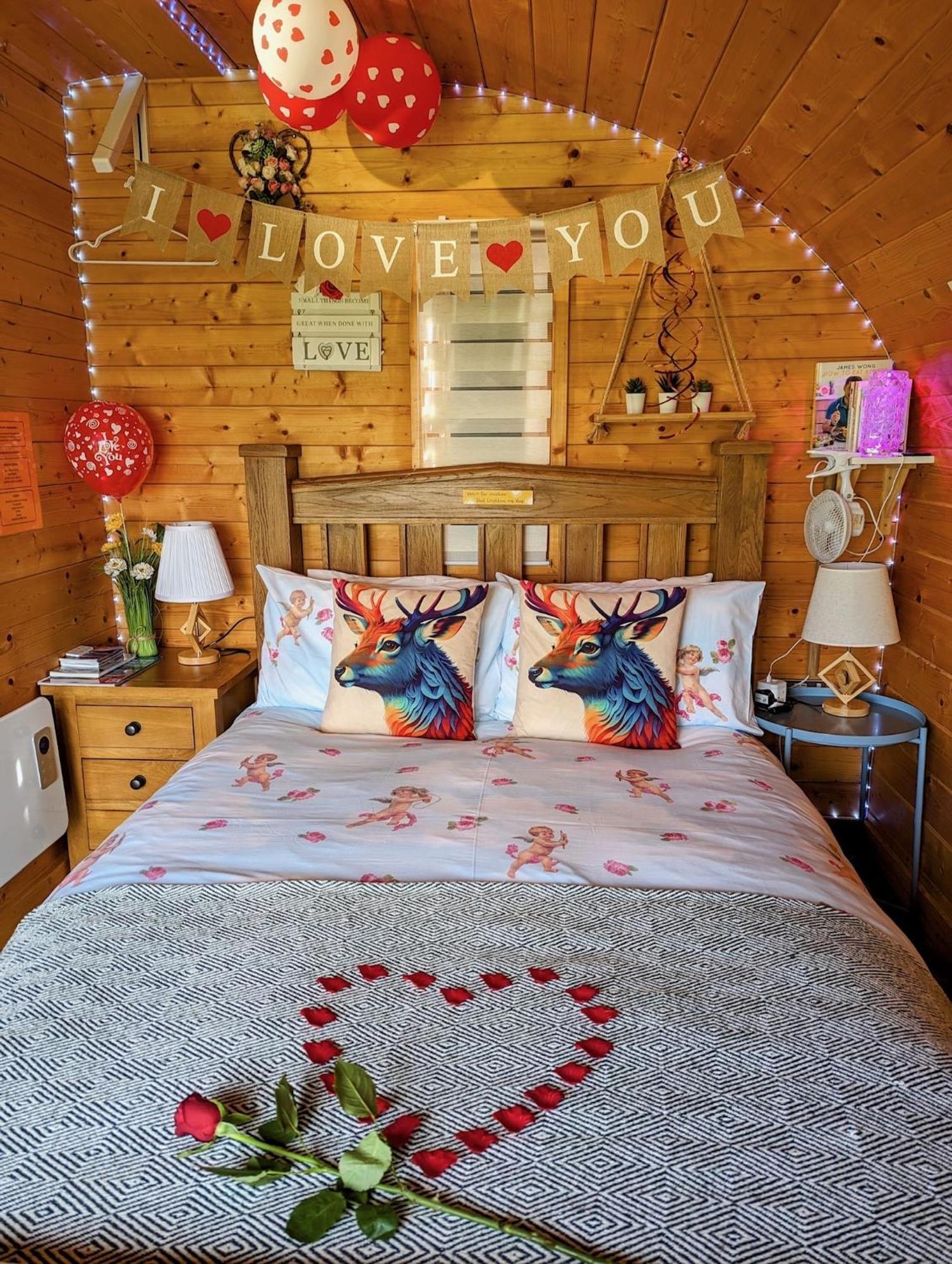 Finn Village - Loch Lomond Sunset Glamping Pod - Private Ofuro Hot Tub *